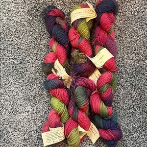 Camel’Hump Hand-Dyed Multi Color Yarn - 6 Skeins “ Be a True Friend"- 70% Merino